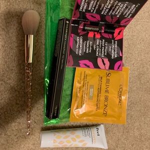 Makeup Bag and 5 Samples